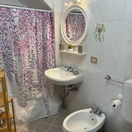 Apartment Wisteria Dreams - A Due Passi Dal