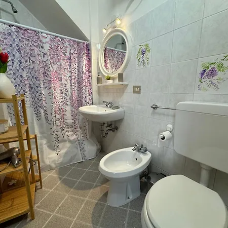 Wisteria Dreams - A Due Passi Dal Apartment *